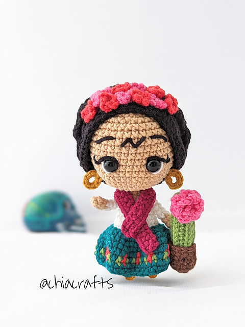 Frida Kahlo Amigurumi pattern by Chiara Cremon