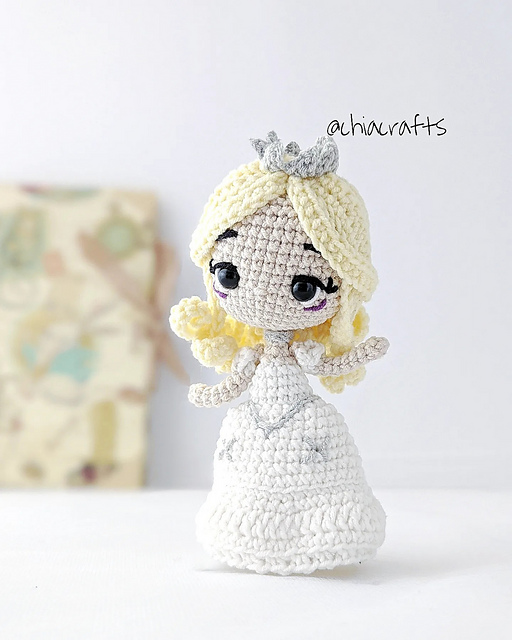 White Queen Amigurumi
