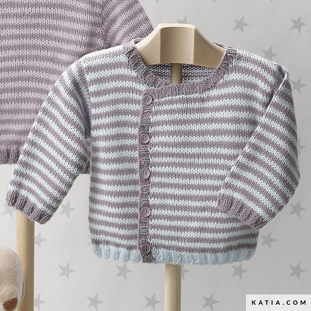 74-09 Baby sweater