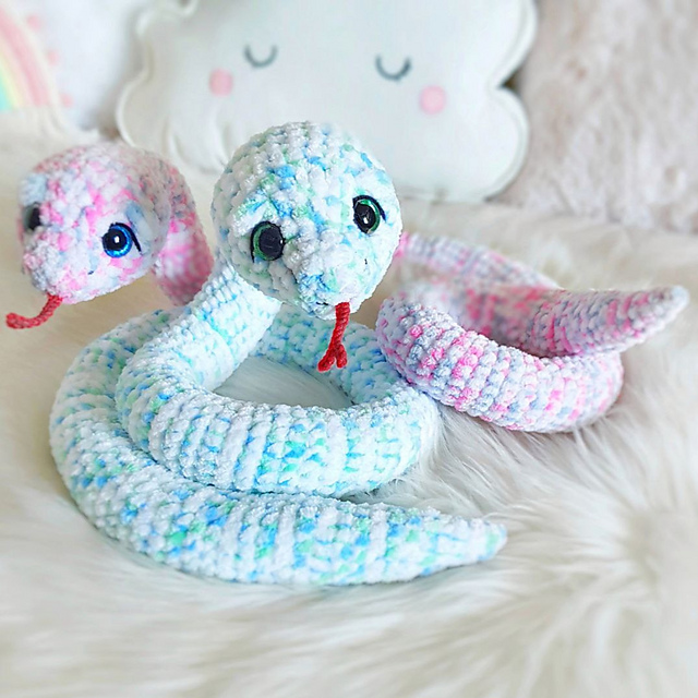 Ravelry: Snake plush toy pattern by Ekaterina Chirkova