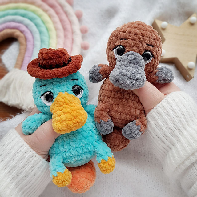 Platypus plush toy