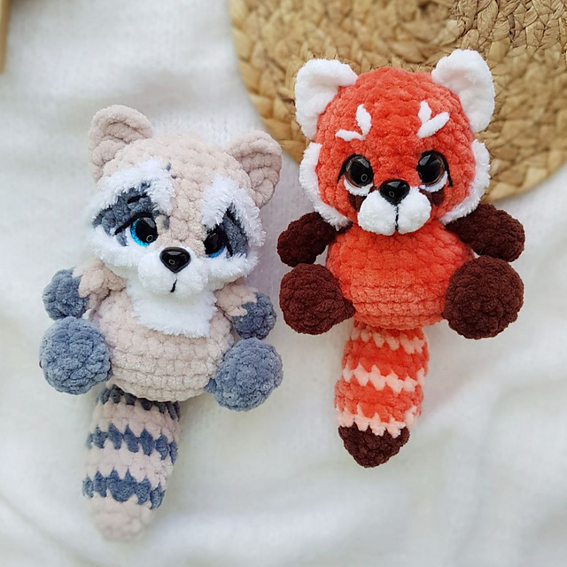 Mini raccoon toys