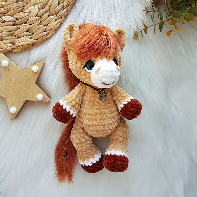 Horse plush toy