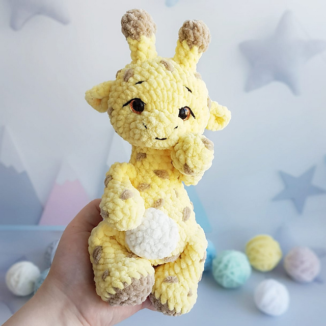 Giraffe plush toy