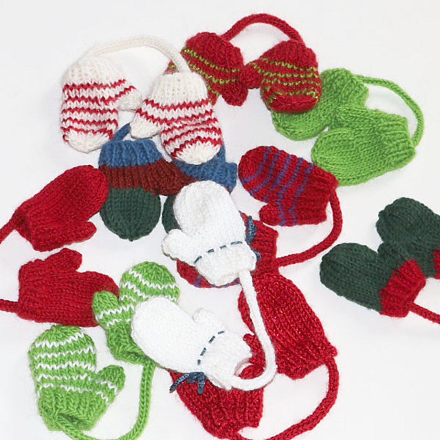 Deck the Halls Mittens