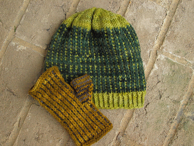 Guys Rule Hat and Mitts