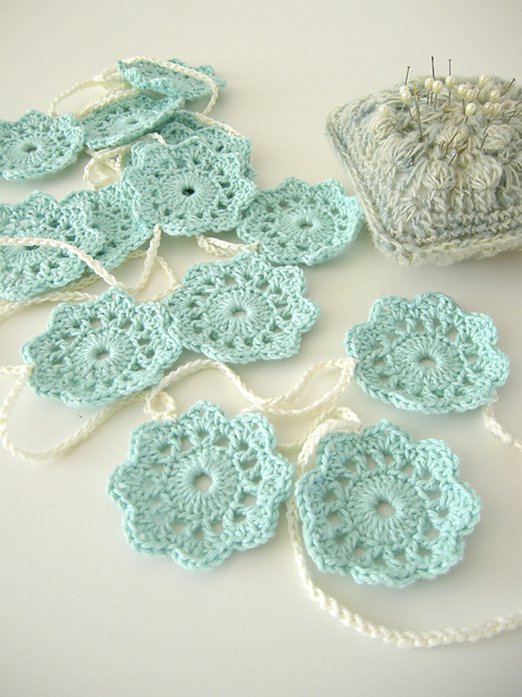 Little Flower & Full Bloom Flower Crochet Garland