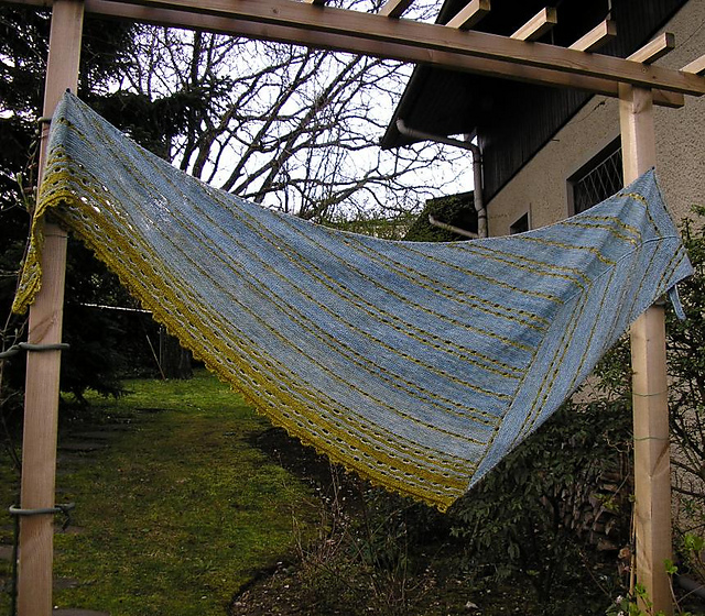 Hole your shawl