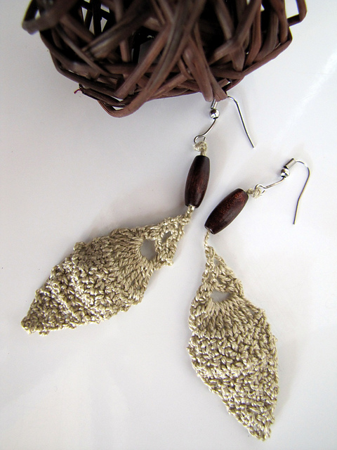 Leaf-shaped Earrings