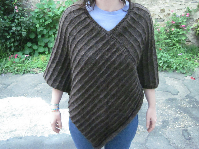 Poncho jersey et mousse N°20A