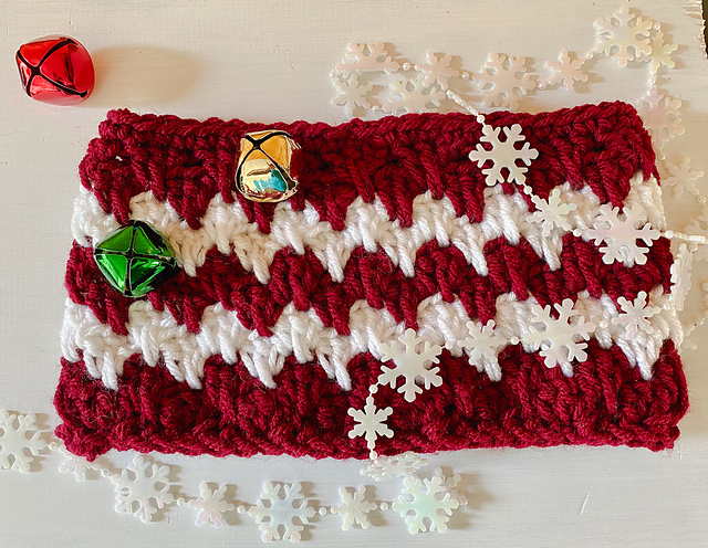 Chunky Candy Cane Cowl