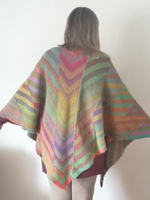 She Comes in Colours Shawl