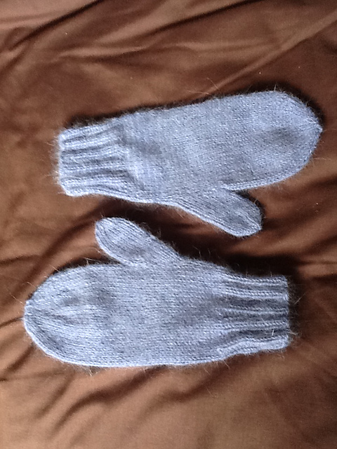 Women's Angora Mittens No. 621