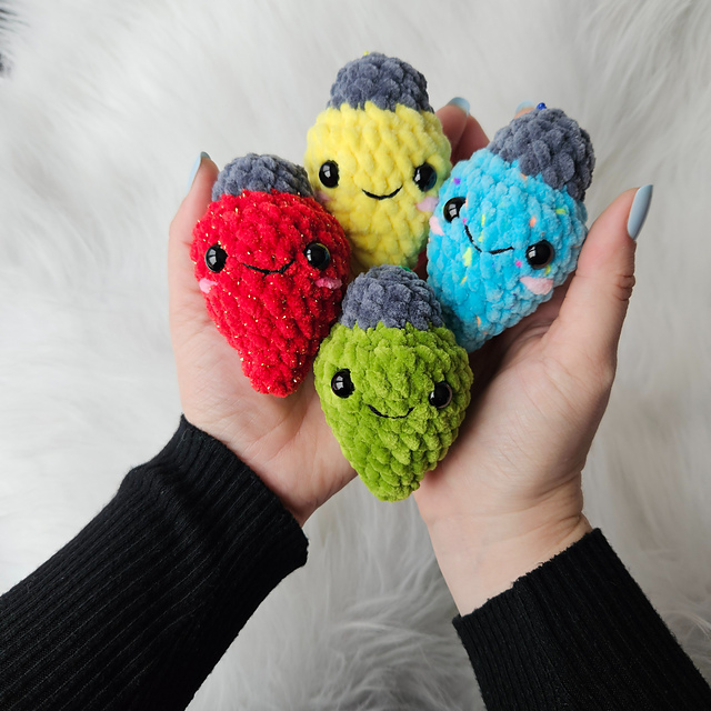 Ravelry: Christmas Lights pattern by Claire The Crochet Lady