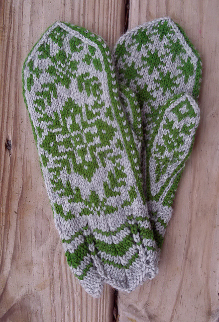 Customizable vine mittens