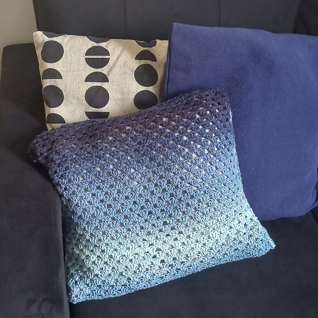 Bramble Cushion