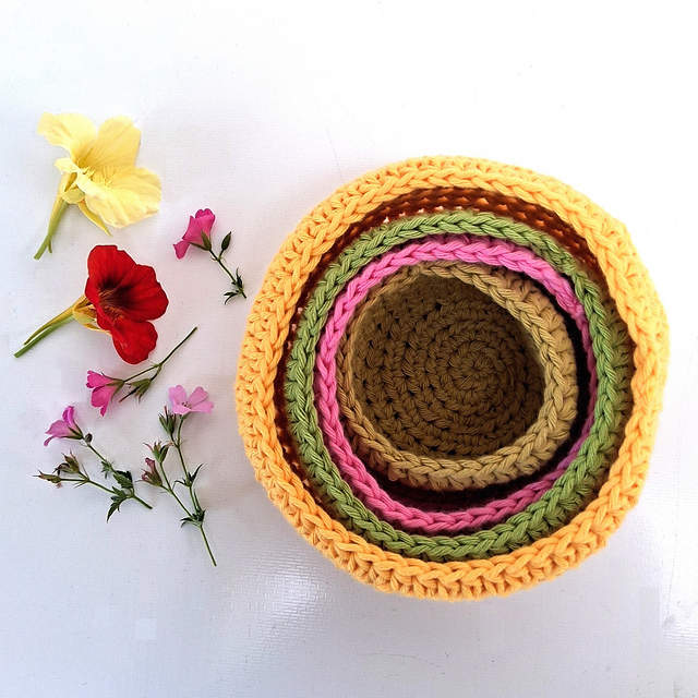 Nesting Bowls