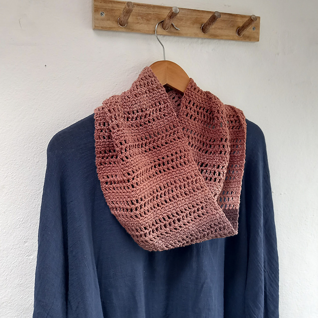 Cinnamon Scarf