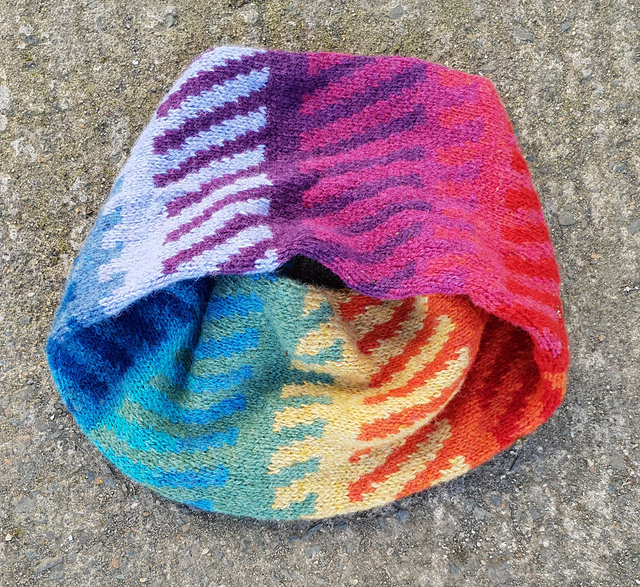 Jointed Rainbow Cowl