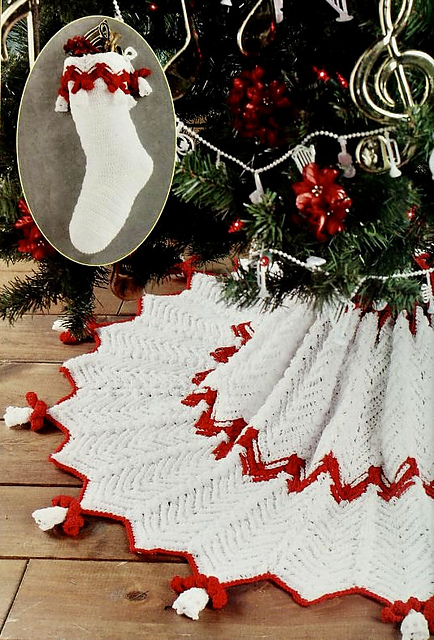 Beautiful Bells: Tree Skirt