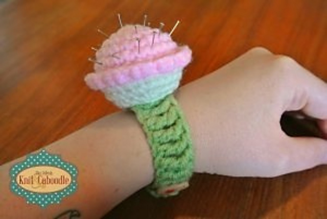 Cupcake Pin Cushion Bracelet