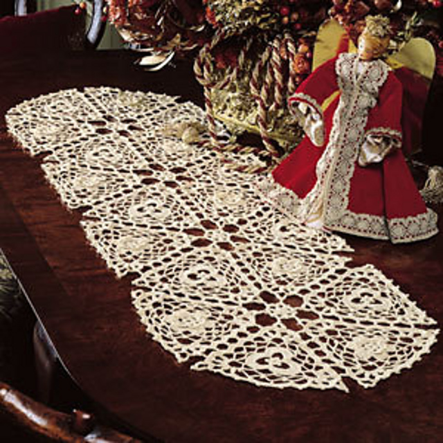 Triangle Elegance Runner