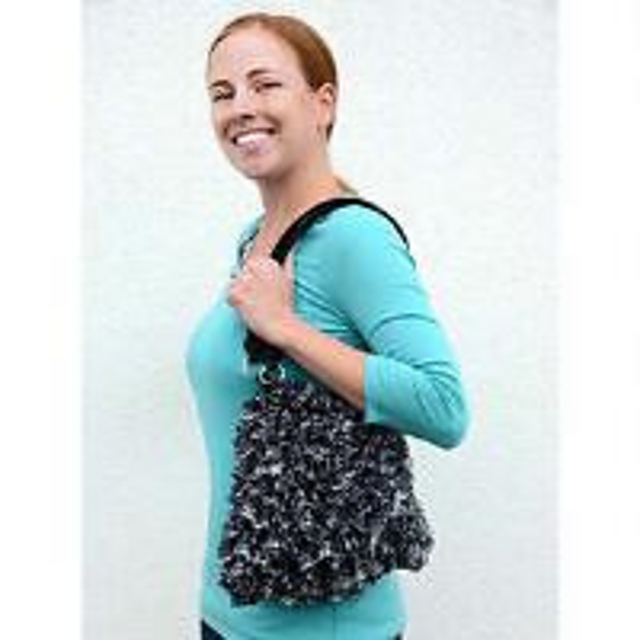 Flirtatious Bag (Knit)