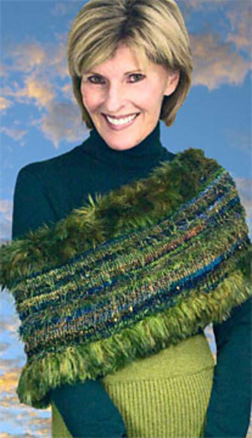 6606 Lush Faux Fur Cowl