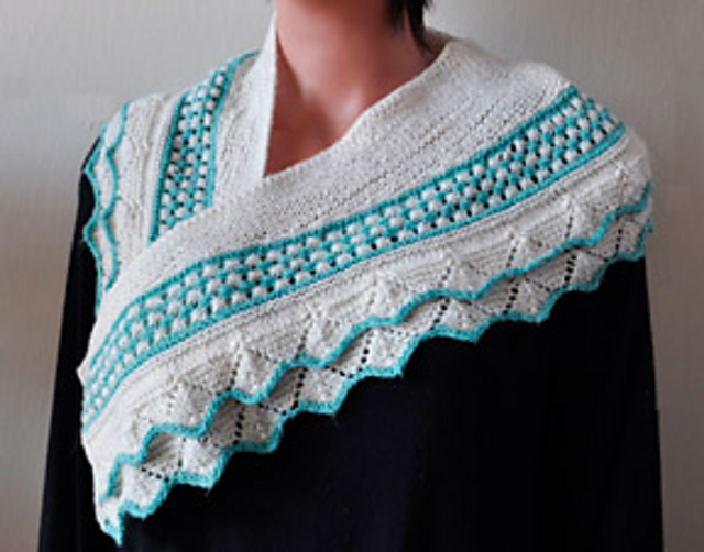 Lace & Star Stitch Shawlette