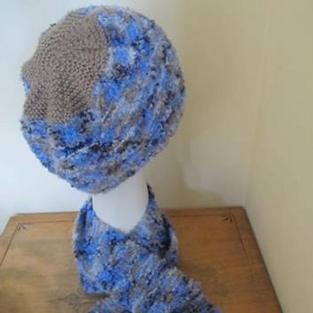 Boucle Scarf & Hat