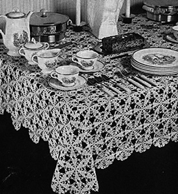 Martha Washington Tablecloth #7583