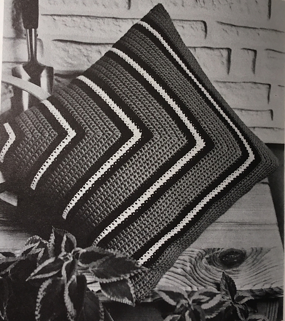 Cushion (Crochet)