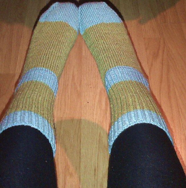 chaussettes tricotées avec 4 aiguilles