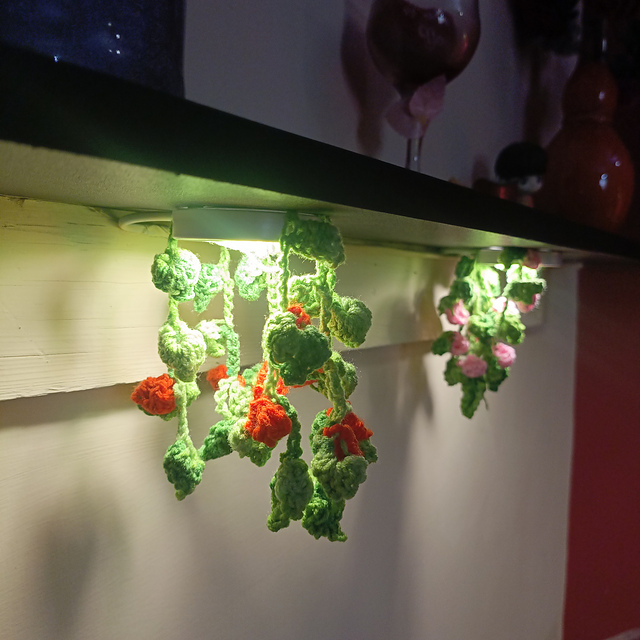 Vines Light Hanging