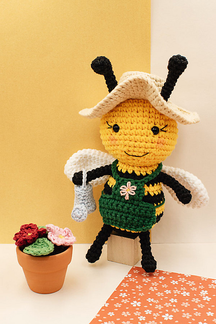 Betty the gardening bee