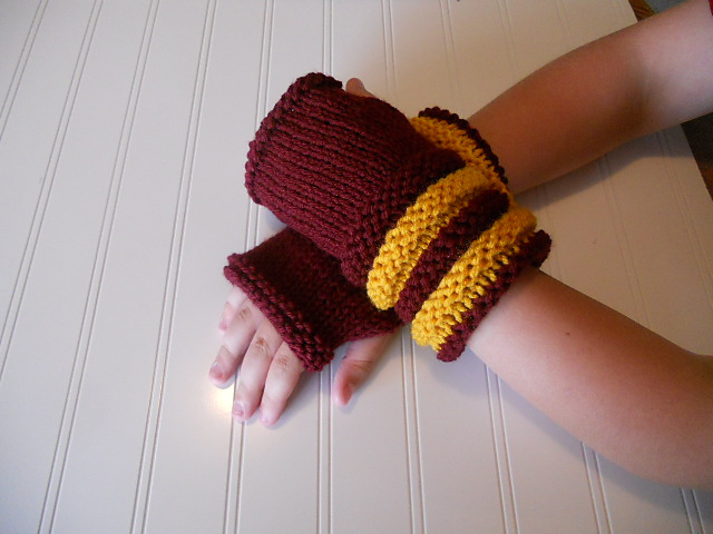 Hogwarts Muggle Mitts