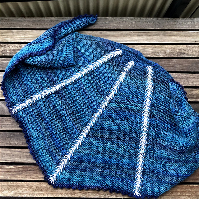 Shoelace shawl