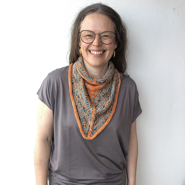 Korean Meanders Cowl