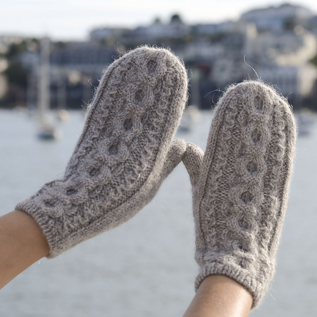 Falmouth Harbour Mittens