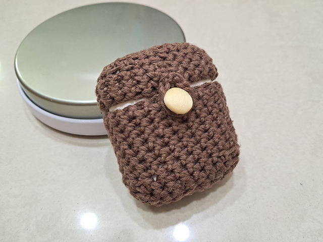 airpods case with button