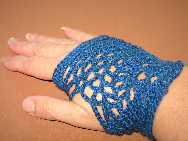 Fishnet N Fans Fingerless Gloves