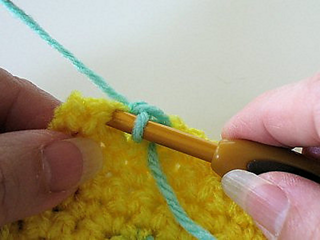 How do I  -  Work a single crochet decrease? - Tutorial