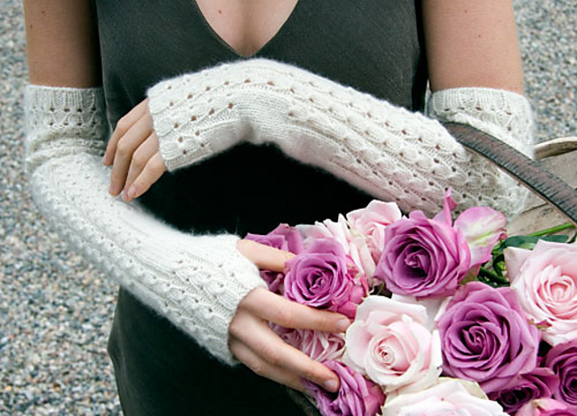 Himalia Gloves