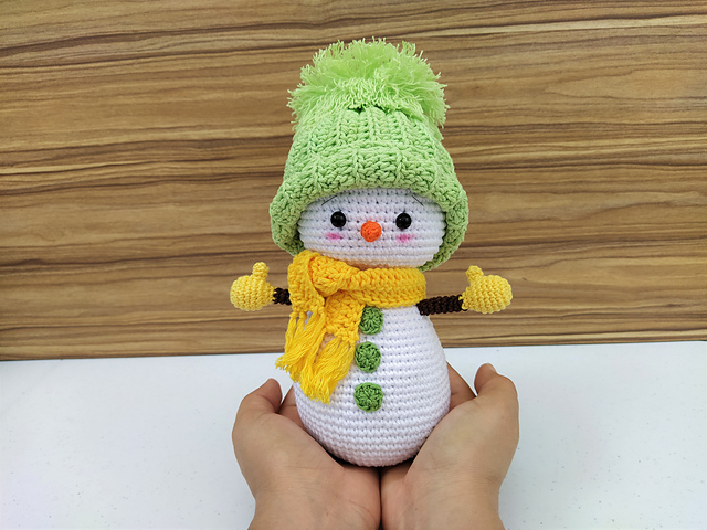 Snowman Doll Amigurumi