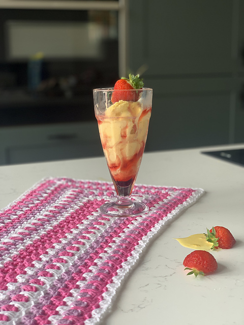 Strawberry Sundae Table Runner