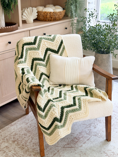 Petal Loop Chevron Blanket