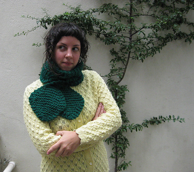 Manos Leaf Scarf