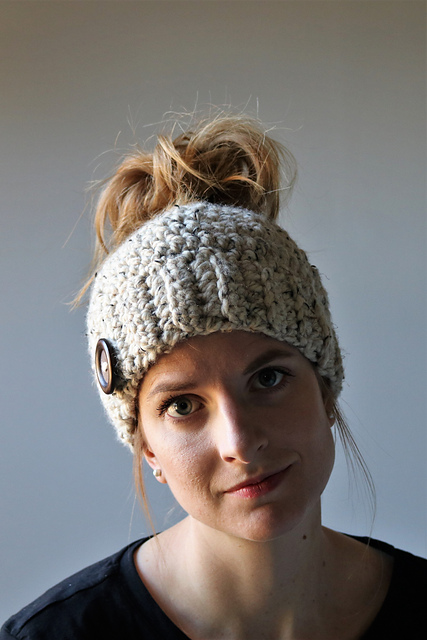 Quick Chunky Messy Bun Hat