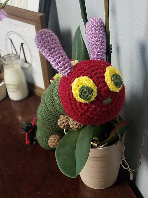 Super Starving Caterpillar