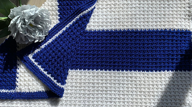 Ravelry: Blue Baby Blanket pattern by Crafftzy